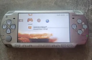 PSP 2000 Argento con Giochi