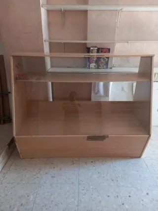 Estantería de madera