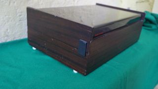 Caja para decoración y alfombrilla tocadiscos leer