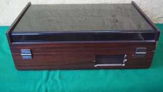 Caja para decoración y alfombrilla tocadiscos leer