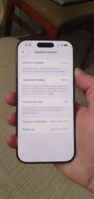 iPhone 16 pro 128GB y 100% salud de batería.