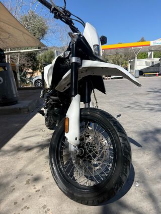 Aprilia SX125 Supermotard Blanca