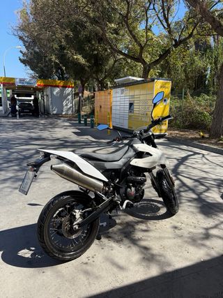 Aprilia SX125 Supermotard Blanca