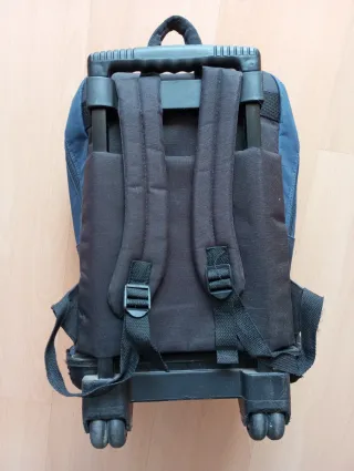 Mochila con ruedas y diseño de tigre