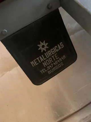 Caja de vino Metalúrgicas Norte