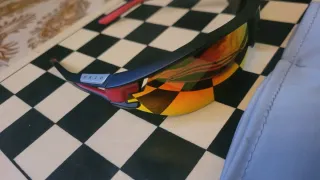 Occhiali sportivi con lenti intercambiabili