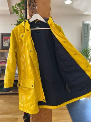 Chubasquero amarillo Pull&Bear Talla S