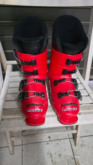 Equipo de esquí infantil:casco,botas,skisx2