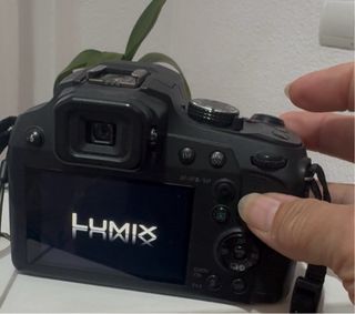 "Panasonic Lumix DC-FZ82