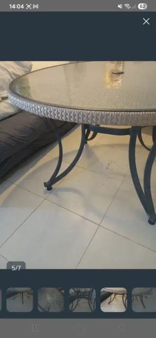 Mesa y 4 sillas de exterior