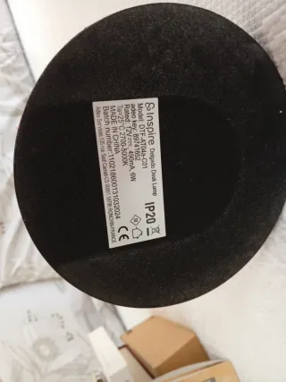 Lámpara de mesa LED moderna