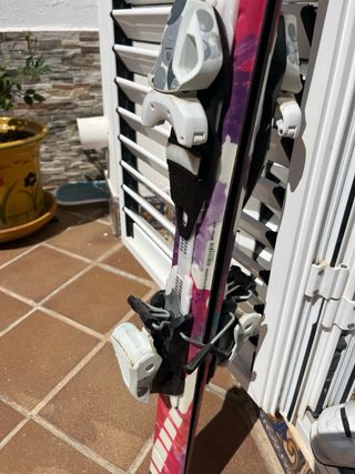 Sci junior colorato con attacchi regolabili