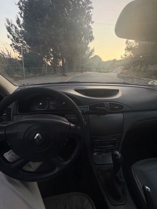 Renault Laguna 3.0 v6 210cv