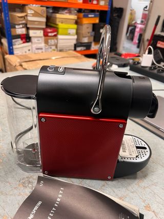 Máquina Nespresso DeLonghi Pixie Roja