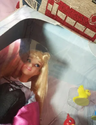 Muñeca Aurora La Bella Durmiente con animales