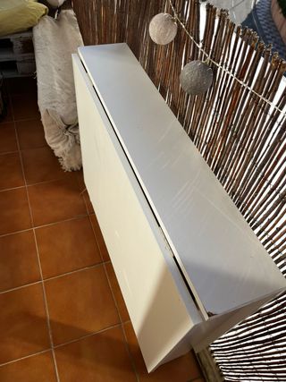Mesa extensible blanca de madera
