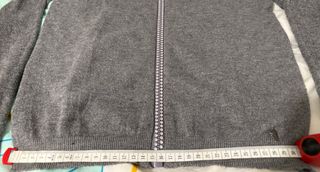 Chaqueta de punto gris con cremallera