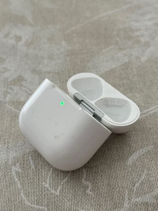  Caja AirPods 4 
