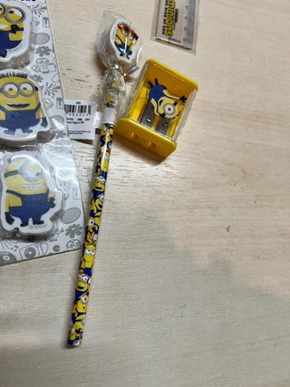 Set cancelleria Minions: righelli, gomme, ecc.