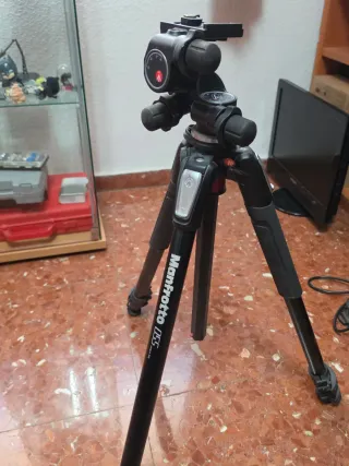 Trípode Manfrotto MT055XPRO3 + Rotula 410