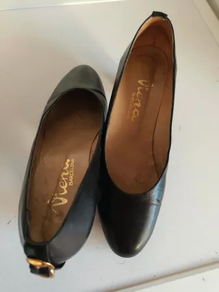 Zapatos de tacón negros de ante