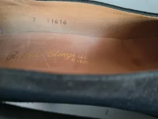 Zapatos de tacón negros de ante