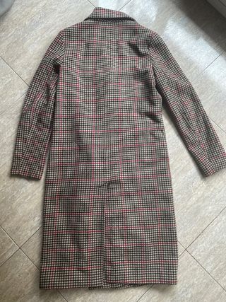 Abrigo largo cuadros Bershka mujer