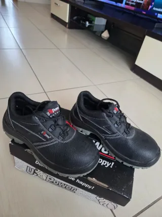 Scarpe U-Power Nere Originali