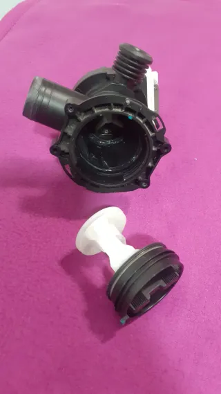 BOMBA DE DESAGÜE LAVADORA WHIRLPOOL BI WMWG 71284E