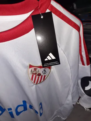 Camiseta Adidas, nueva con etiqueta