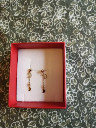 Anillo y pendientes de oro ARES&CO