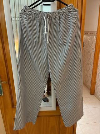 Pantalón rayas gris y blanco