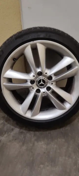 Llantas Mercedes