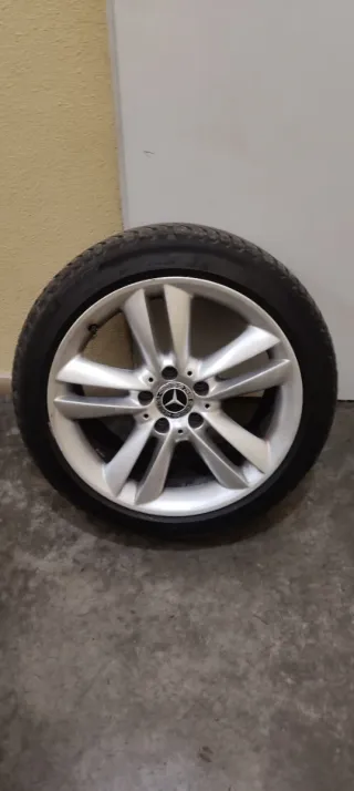 Llantas Mercedes