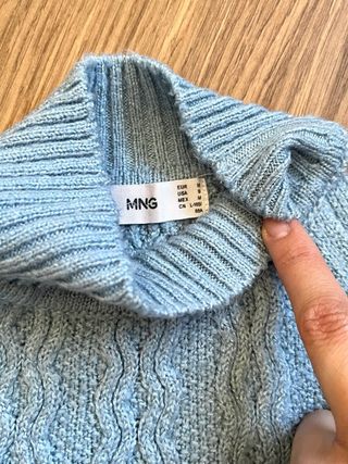 Top Mango punto halter azul