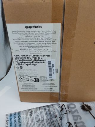 Confezione da 5 sacchetti sottovuoto Amazon Basics per il confezionamento, con imboccatura per aspirapolvere, cerniera, taglia media