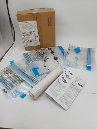 Confezione da 5 sacchetti sottovuoto Amazon Basics per il confezionamento, con imboccatura per aspirapolvere, cerniera, taglia media