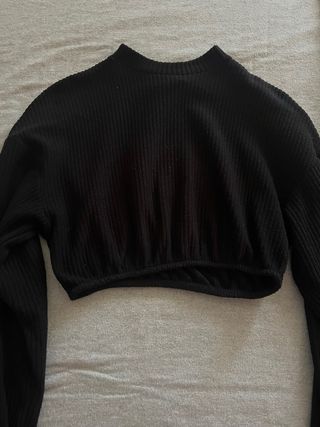 Jersey negro crop top