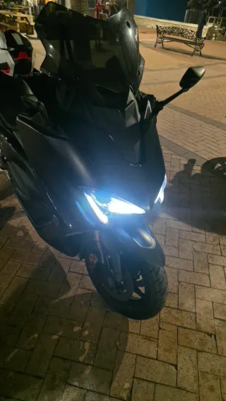 Yamaha t max TECH MAX 560