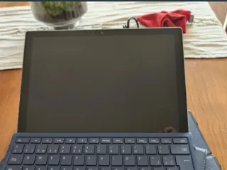 Microsoft Surface Pro 7 - Intel i5