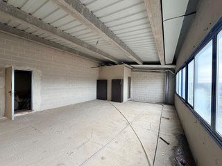 Nave industrial en alquiler en Velilla de San Antonio