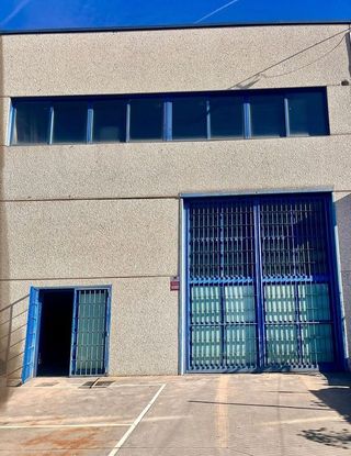Nave industrial en alquiler en Velilla de San Antonio