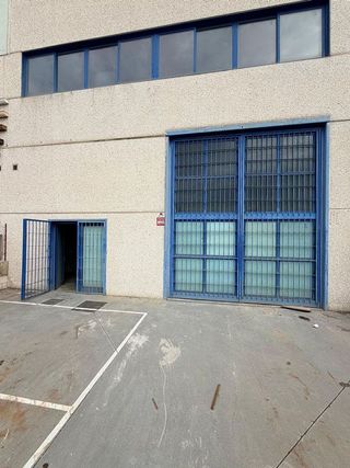 Nave industrial en alquiler en Velilla de San Antonio