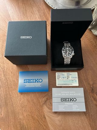 Seiko 5 GMT Automático Negro/Plata