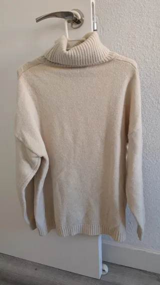 Jersey crema cuello tortuga