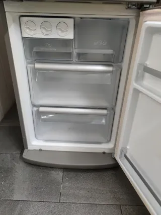 Nevera LG Inox clase A 200x60cm no Frost garantia