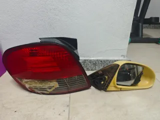 Faro y Retrovisor Coche Dañados