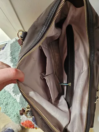 Bolso grande y marrón de Tous.