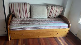 Cama individual de madera con cajones