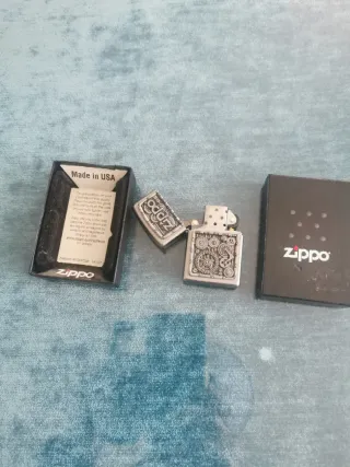 Zippo Made in USA con diseño de engranajes